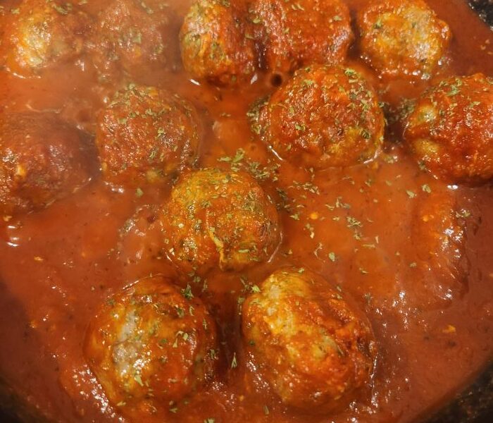 Meatballs in tomato sauce